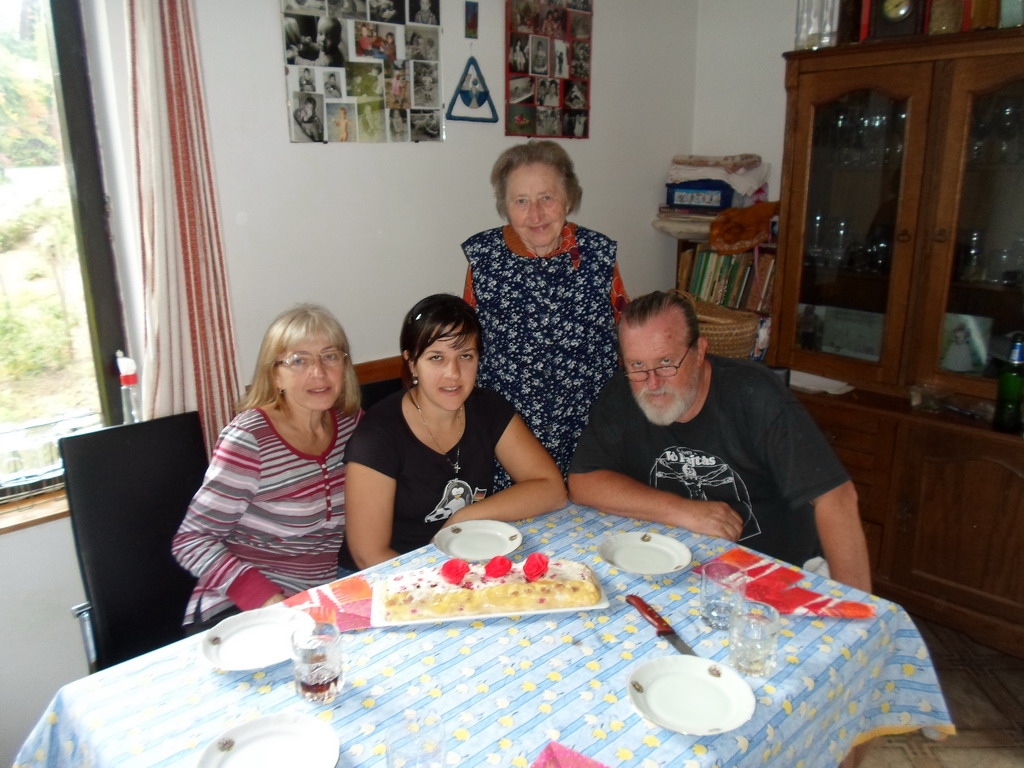 2013-06-30-Erzsi, Agota, Mama, Geza.JPG